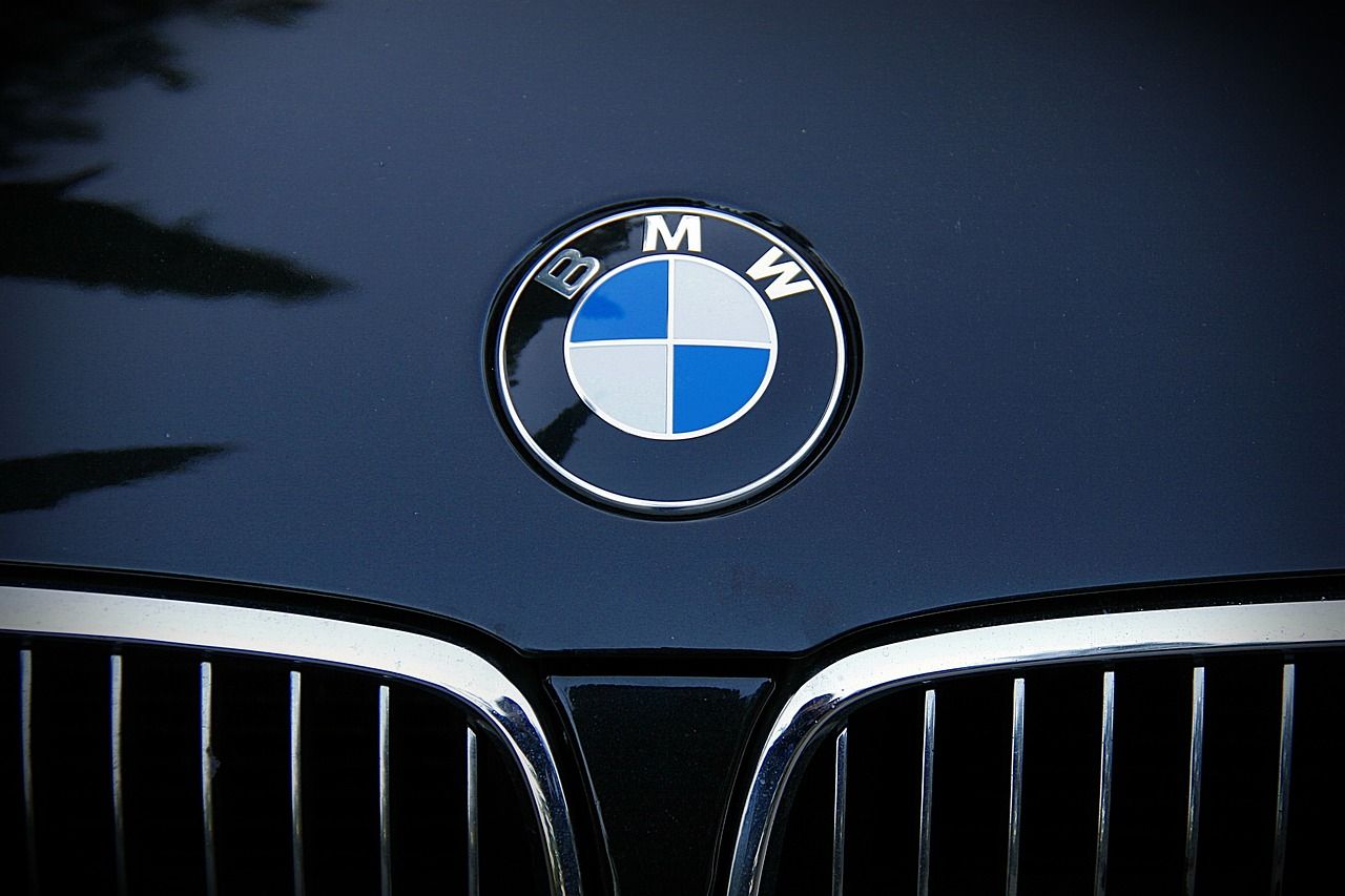 Minskad försäljning för BMW – men elbilssatsning bär frukt