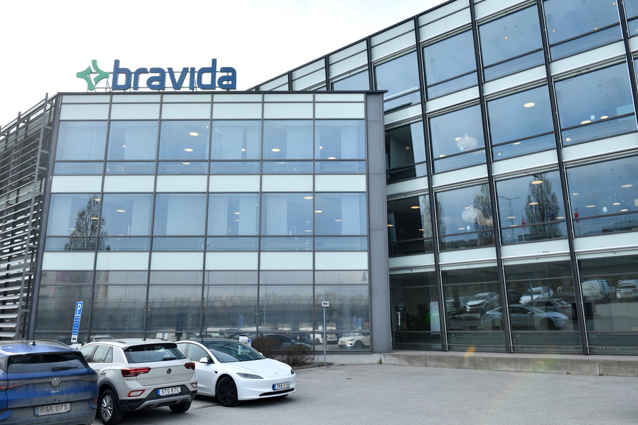 Bravidachefer åtalas för grovt bedrägeri