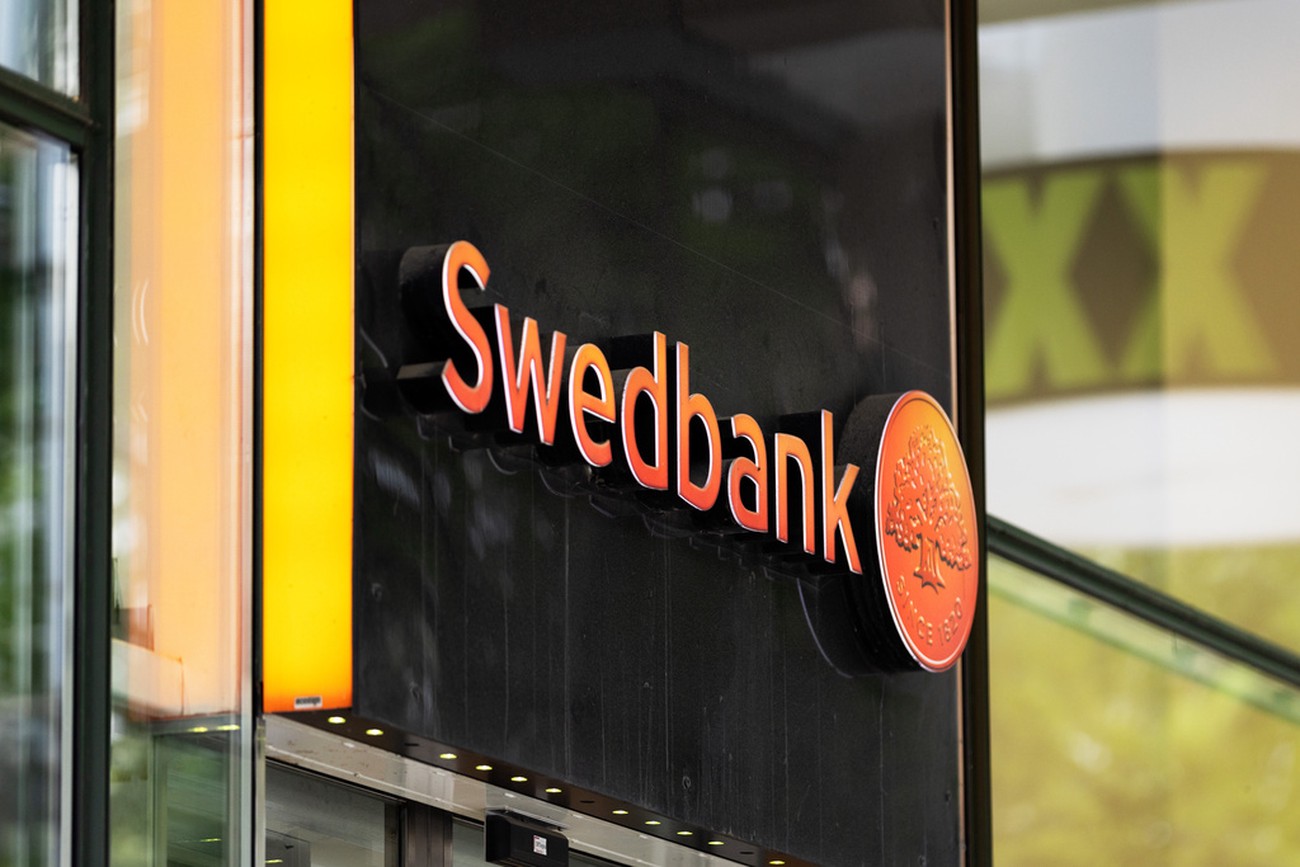 Swedbank ger mer till ägarna