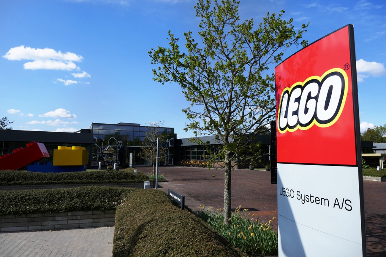 Lego lägger ner sitt flygbolag