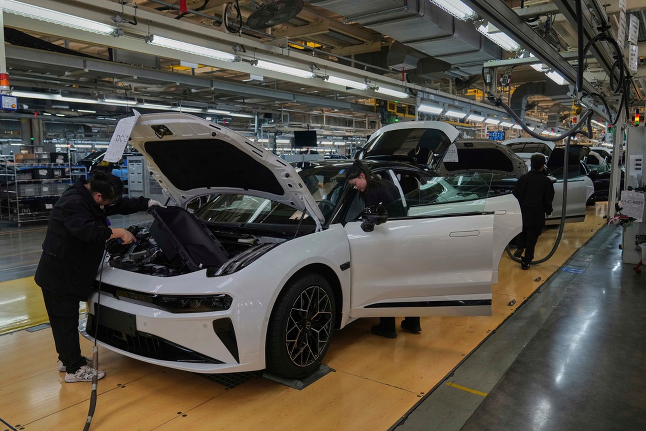 Volvoägaren Geely köper loss Zeekr