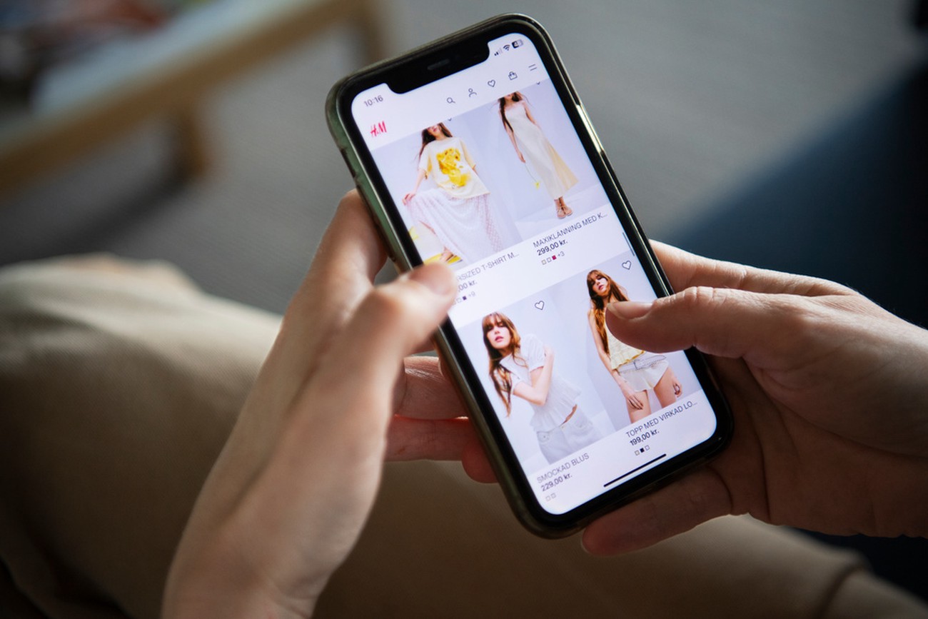 Varm april satte fart på modehandeln