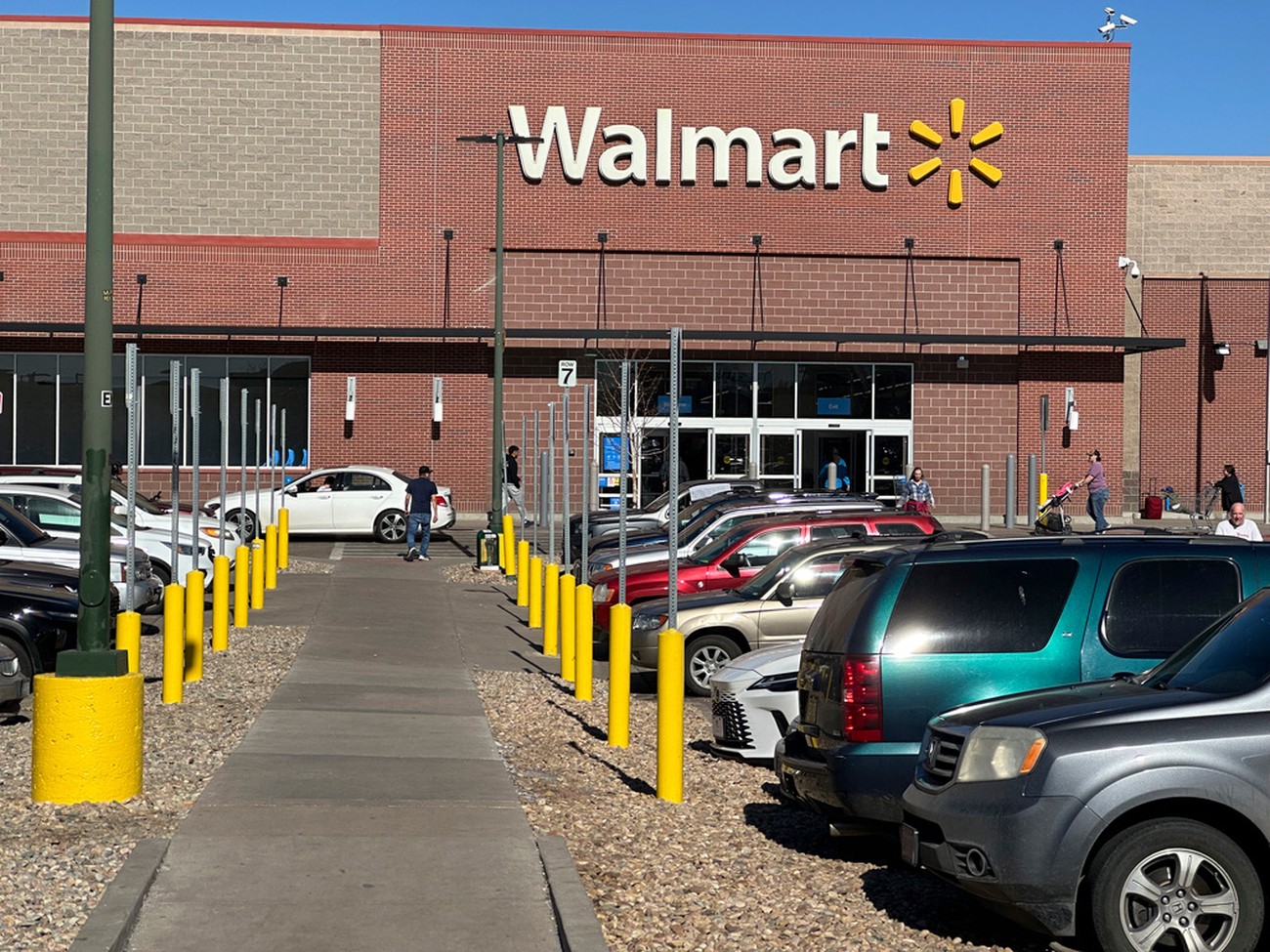 Trump varnar Walmart för att höja priserna