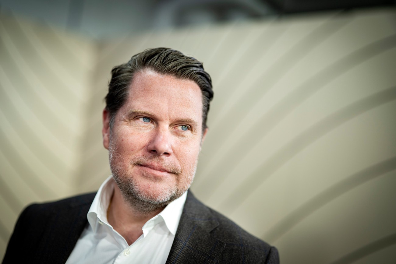 Embracer knoppar av verksamhet och byter namn