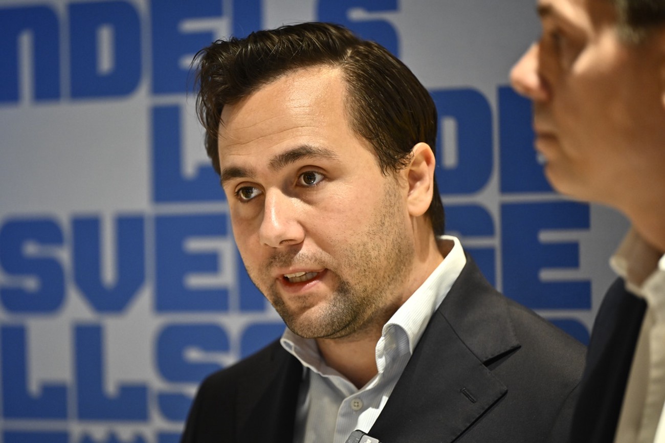 Dousa: Viker inte ner oss – har starka muskler