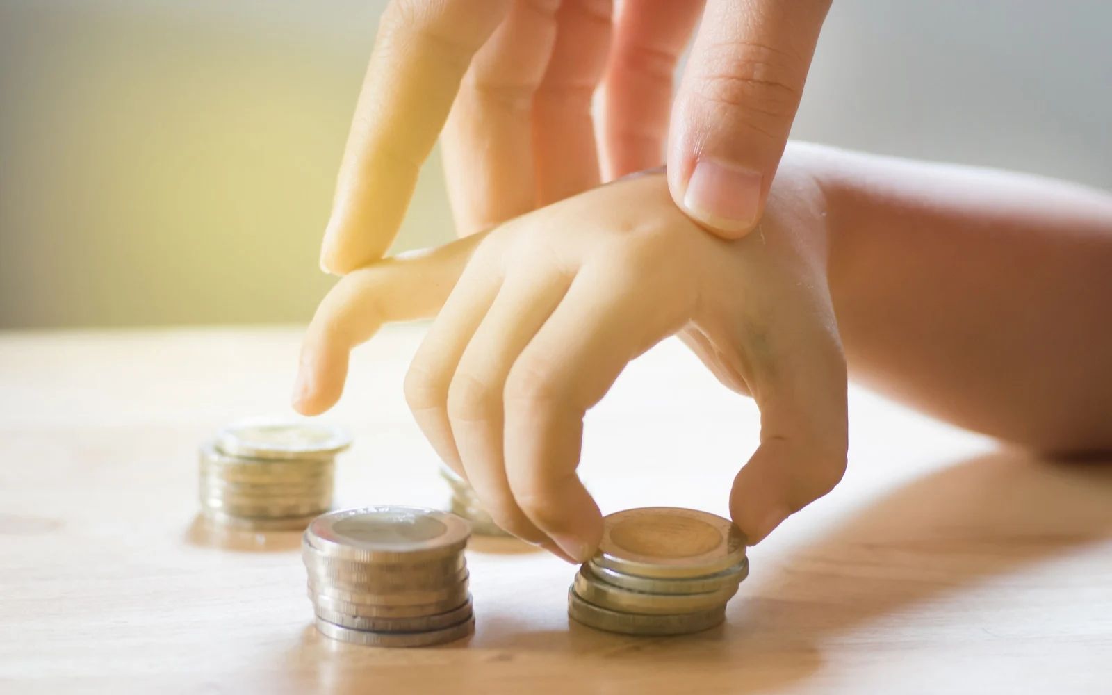 Har du barn? Här är experternas strategier för att spara till barnens framtid