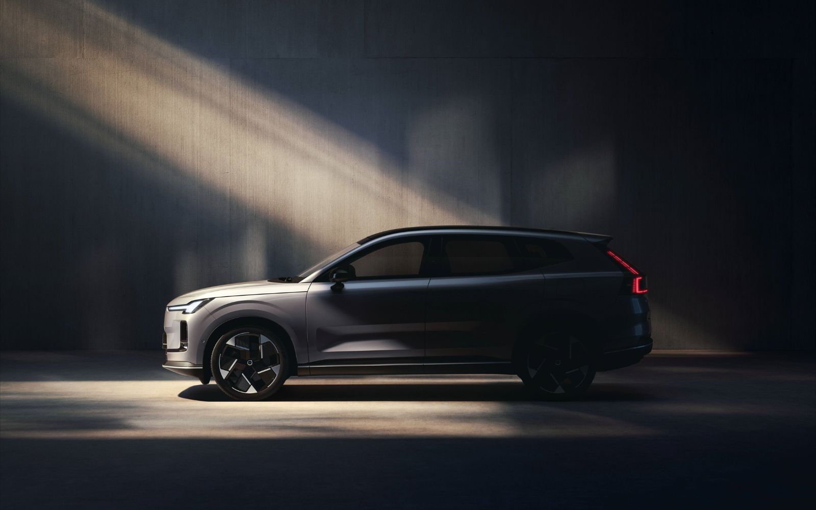Volvo Cars återlanserar XC70 – som laddhybrid