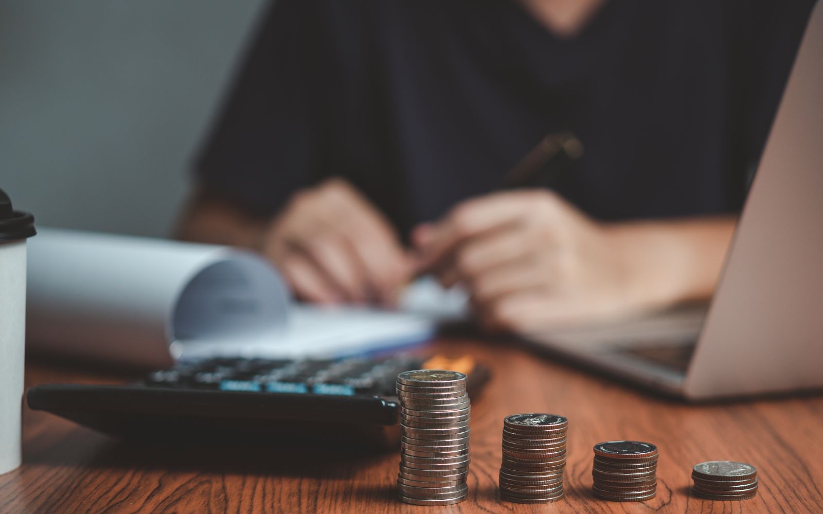 Därför hänger lönerna inte med i inflationen