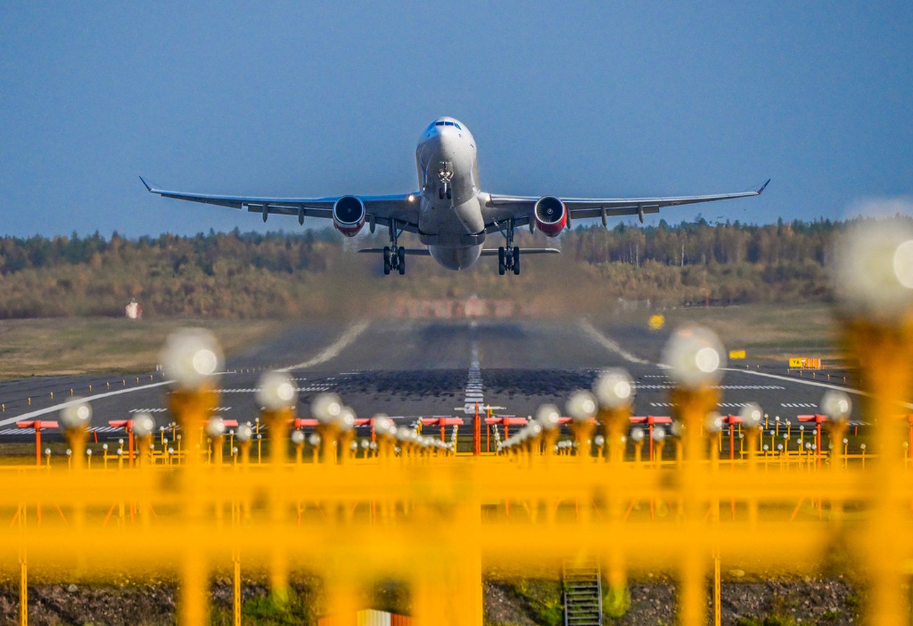Inrikesflygen minskar fortsatt