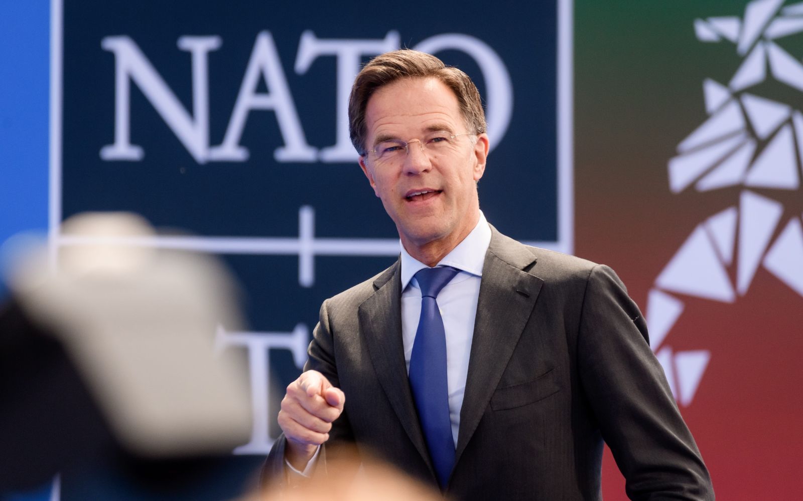 Natochefen kräver ökad försvarsbudget: ”Annars får ni lära er ryska – snabbt”