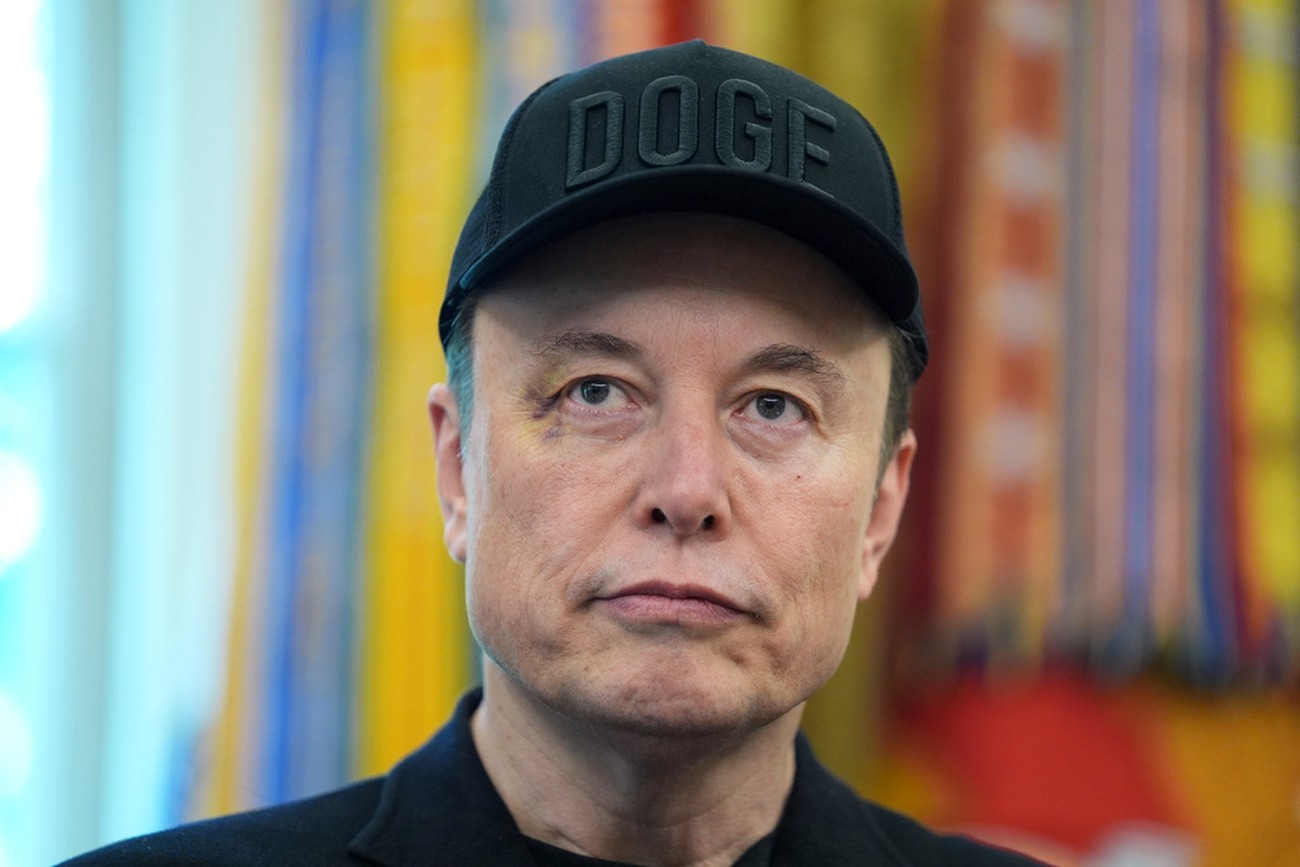 Källor: Musk tar över Teslas Europaförsäljning