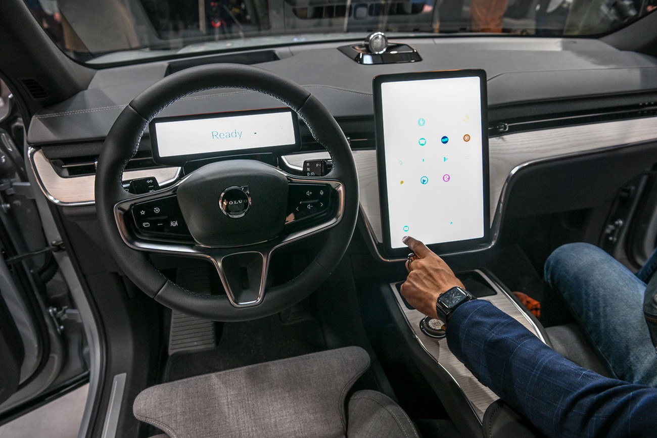 Volvo Cars återhämtar börsfall inför rapporten