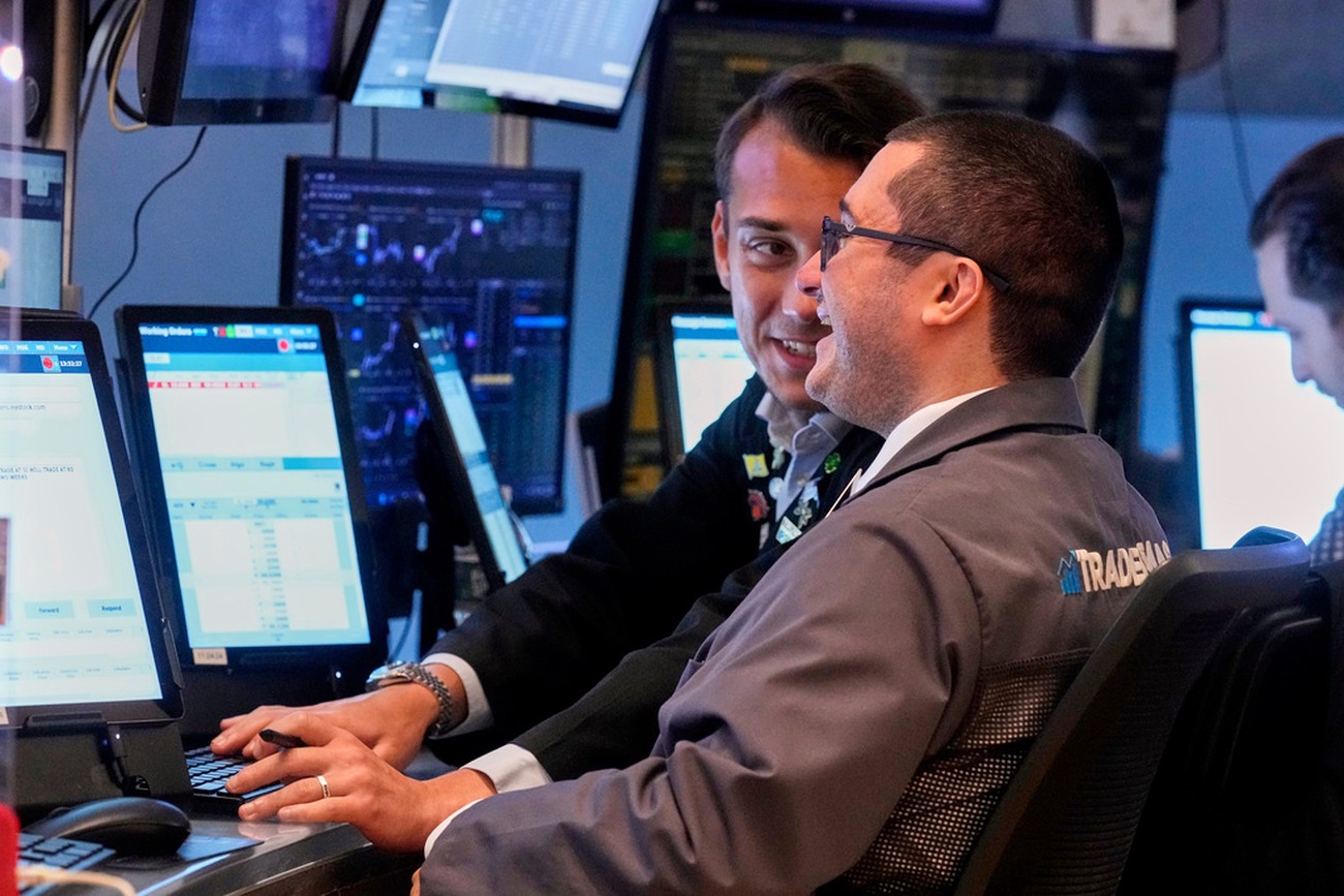 Wall Street inledde veckan försiktigt optimistiskt