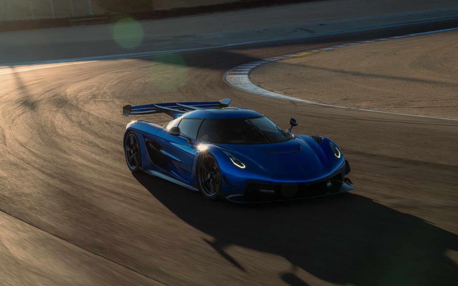 Koenigsegg når magiska gränsen – nu lägger de in nästa växel