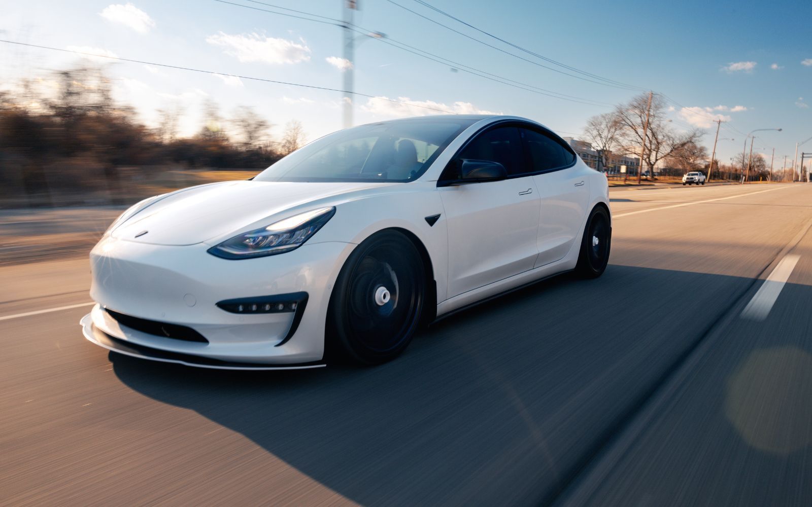 Tesla lanserar Model Y på jättemarknaden – till rekordhögt pris