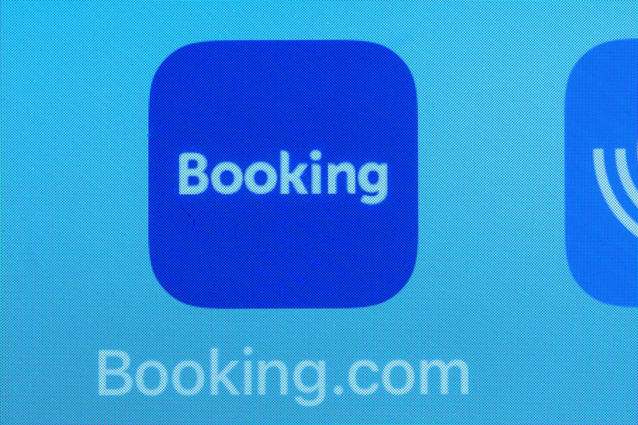 Tiotusentals hotell stämmer Booking