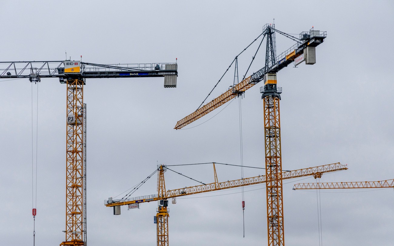 Misstänks ha tvättat 400 miljoner – fem åtalas