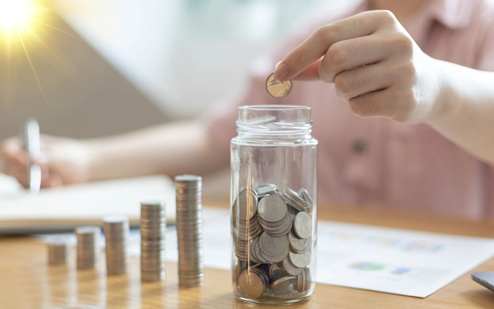 Bankens tips: Så börjar du bygga ekonomisk trygghet redan i sommar