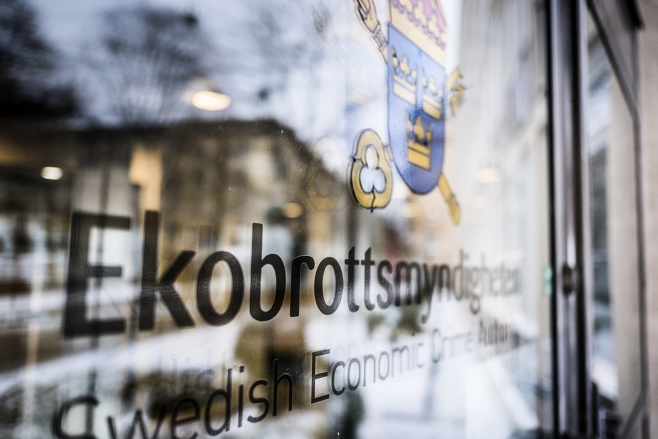 18 personer åtalas för grova insiderbrott