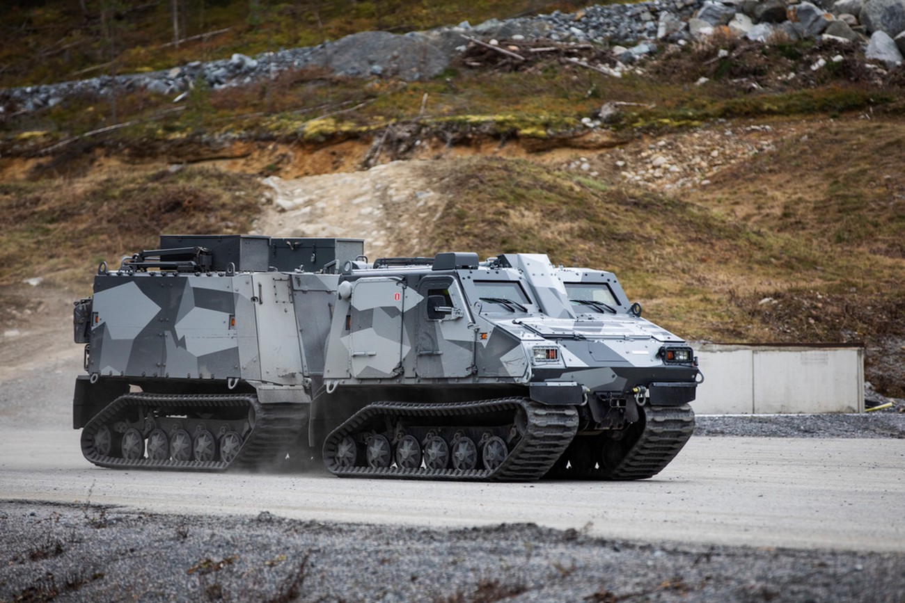 Hägglunds nära indisk bandvagnsaffär
