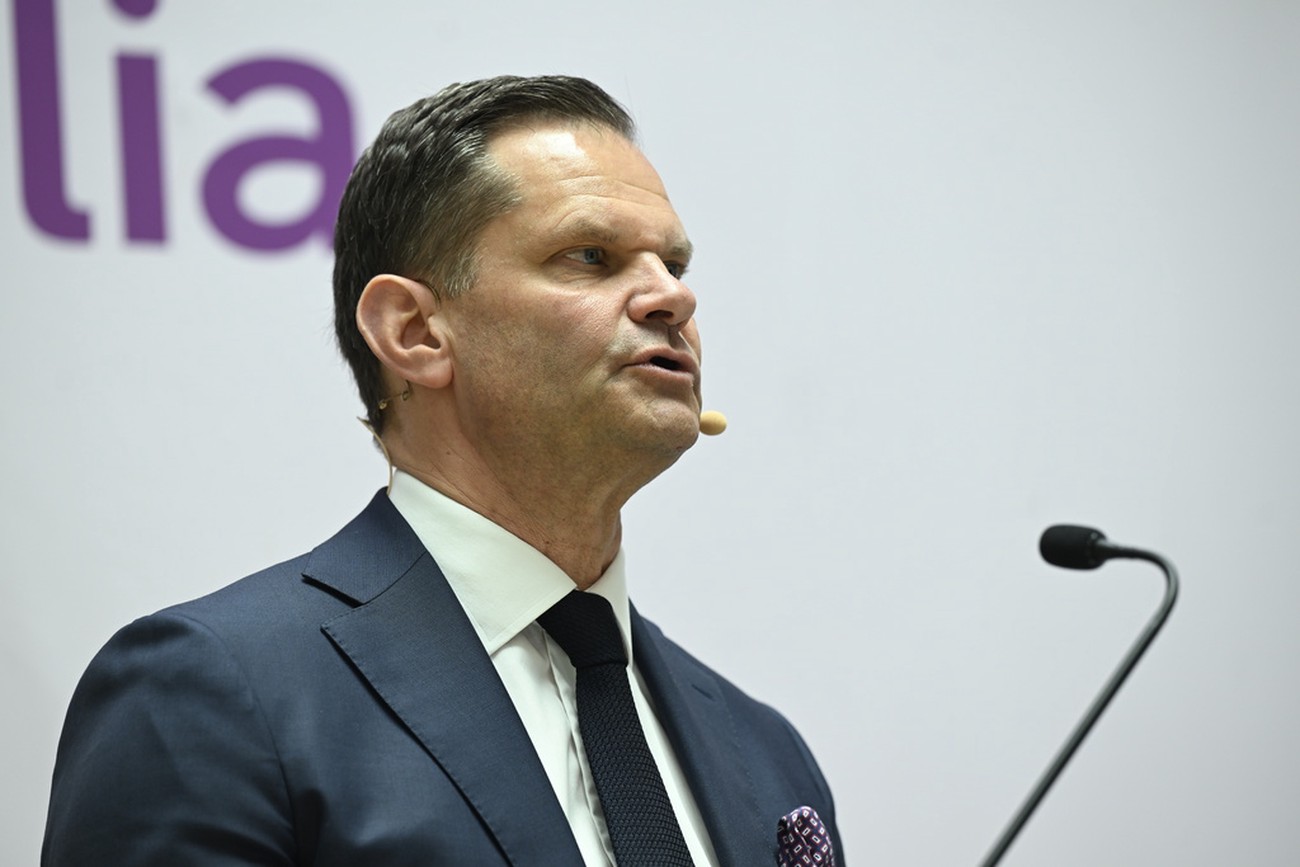Telia höjer prognos