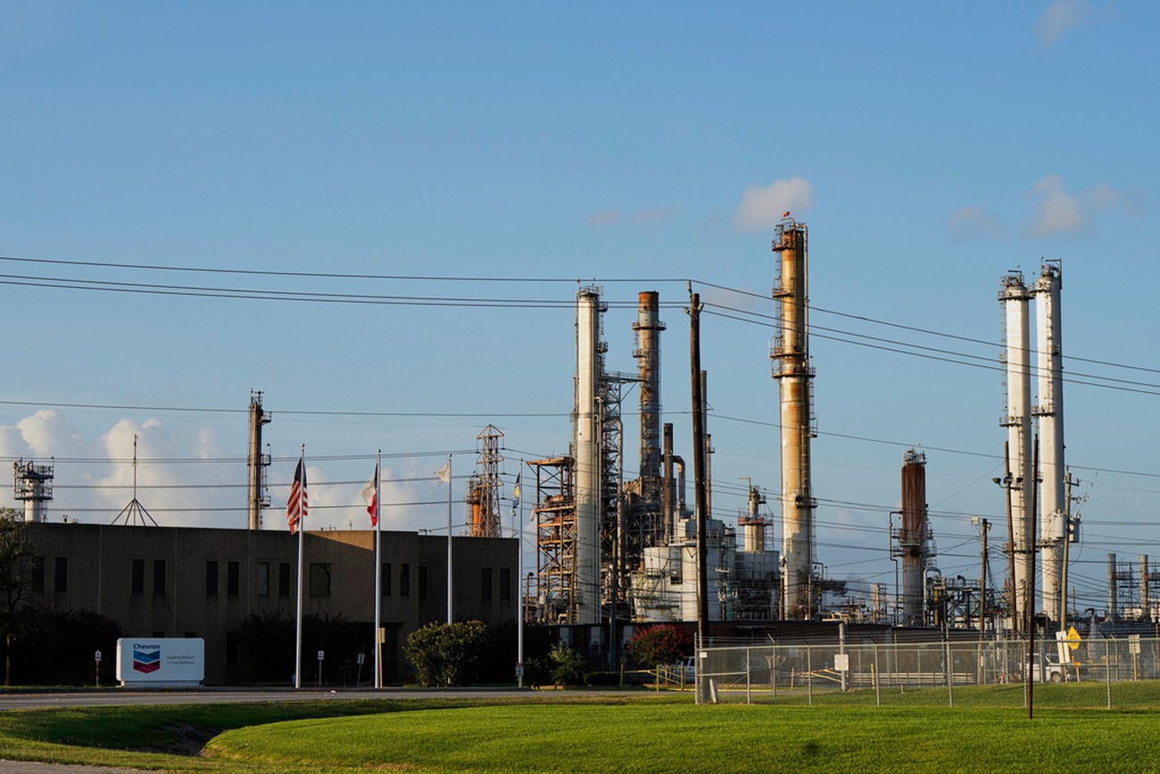 Oljejättarna slår vinstförväntningarna