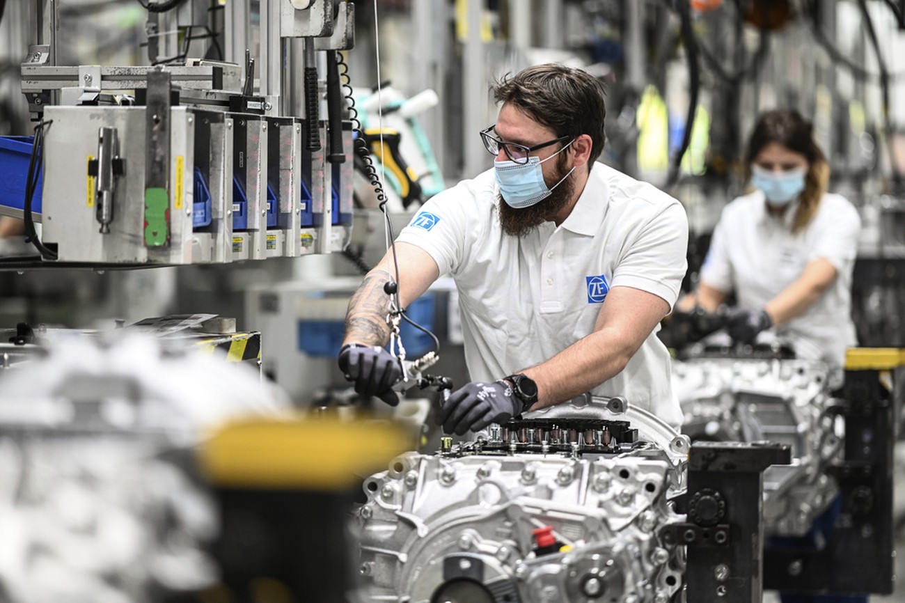 Halvledarbrist i tysk industri – skift stoppas