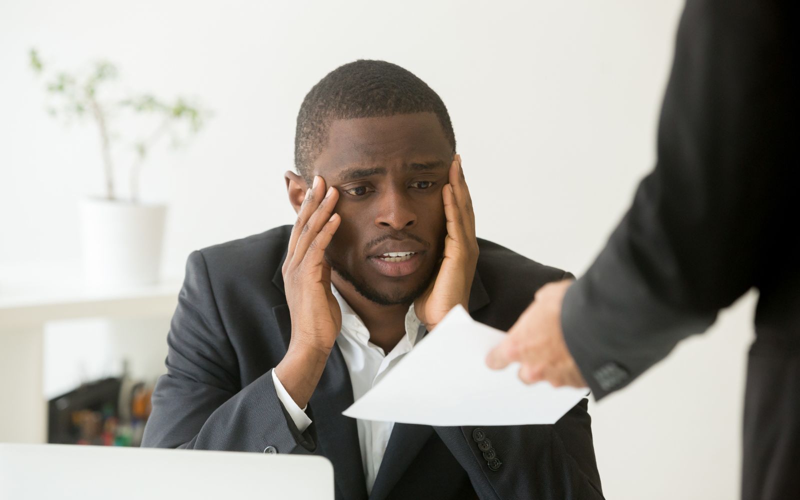 Uppsagd? Så hanterar du situationen på bästa sätt