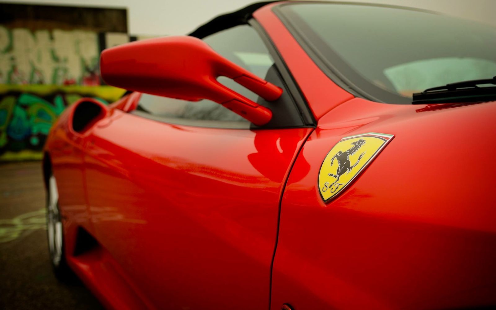 Ferrari backar från elbilsmålet