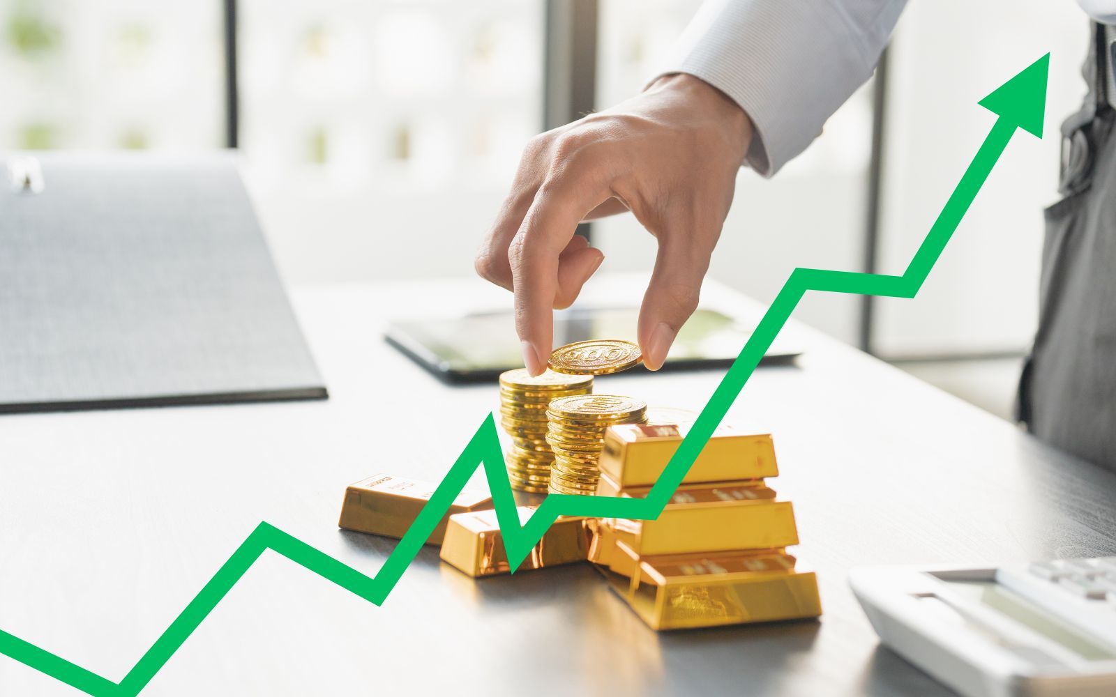 Trots guldpris på rekordnivåer - experten rekommenderar mer guld i portföljen