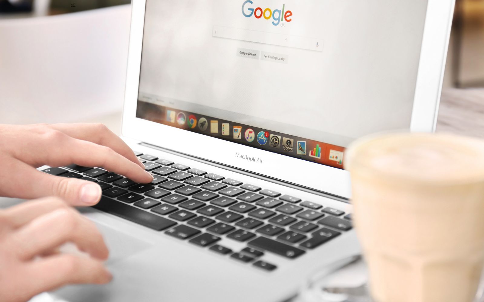 Ny webbläsare utmanar Google – moderbolagets aktie gick ner
