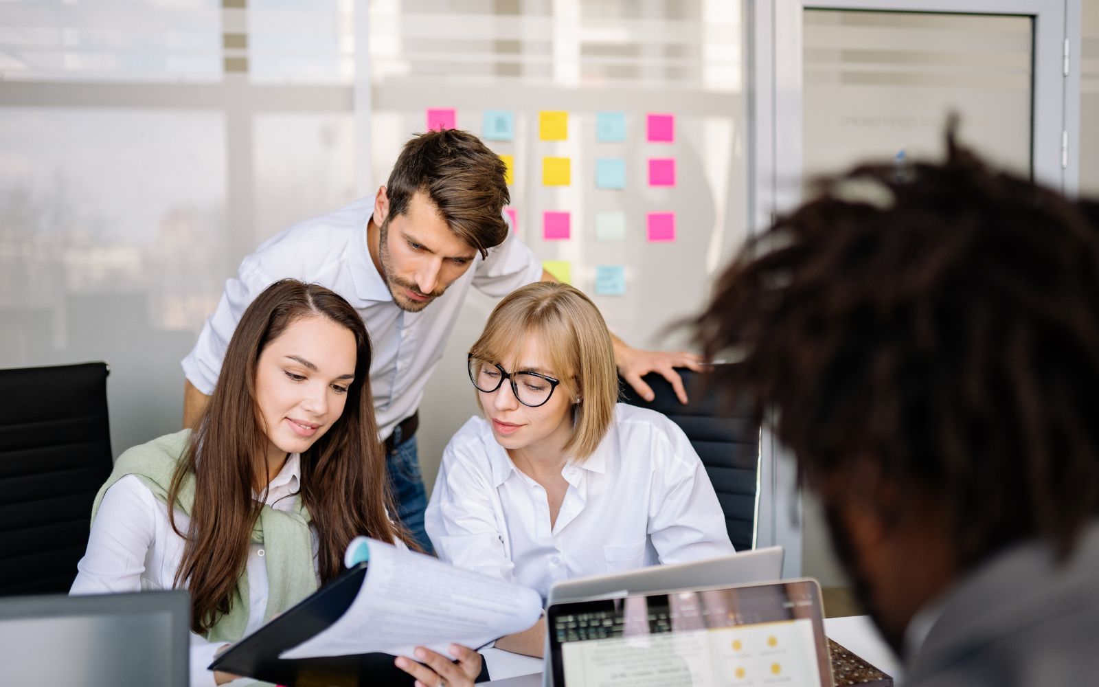 Så ger du ett smartare intryck på möten – karriärexpertens råd