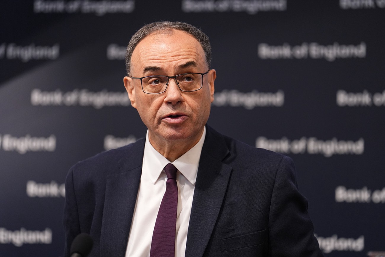 Oförändrad brittisk styrränta – fyra emot