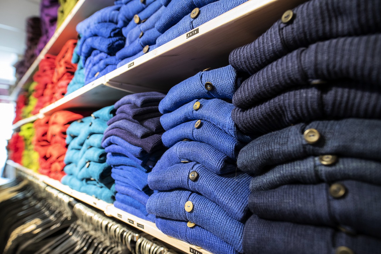 Avvaktande klädhandel i oktober