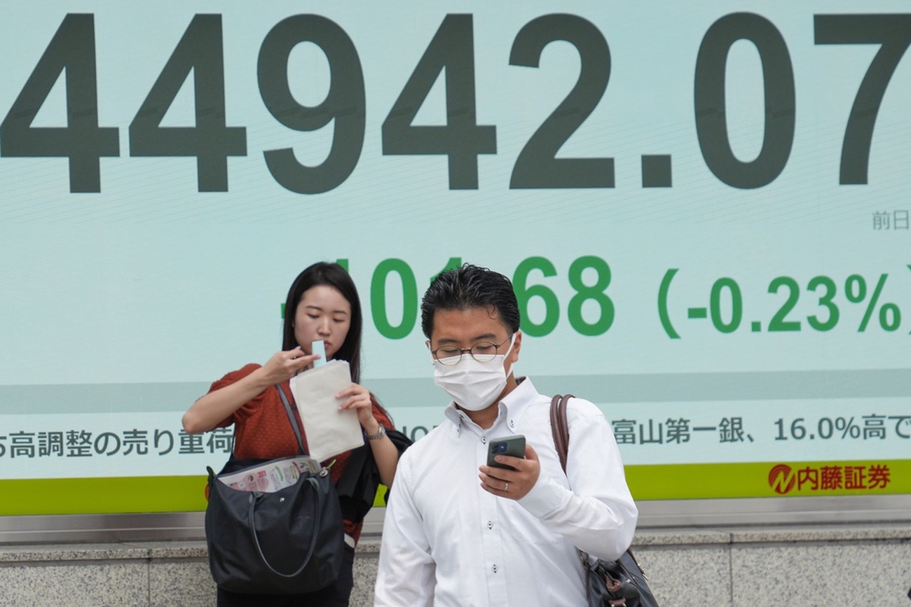 Fallande börser i Asien – Tokyo kraftigt ned