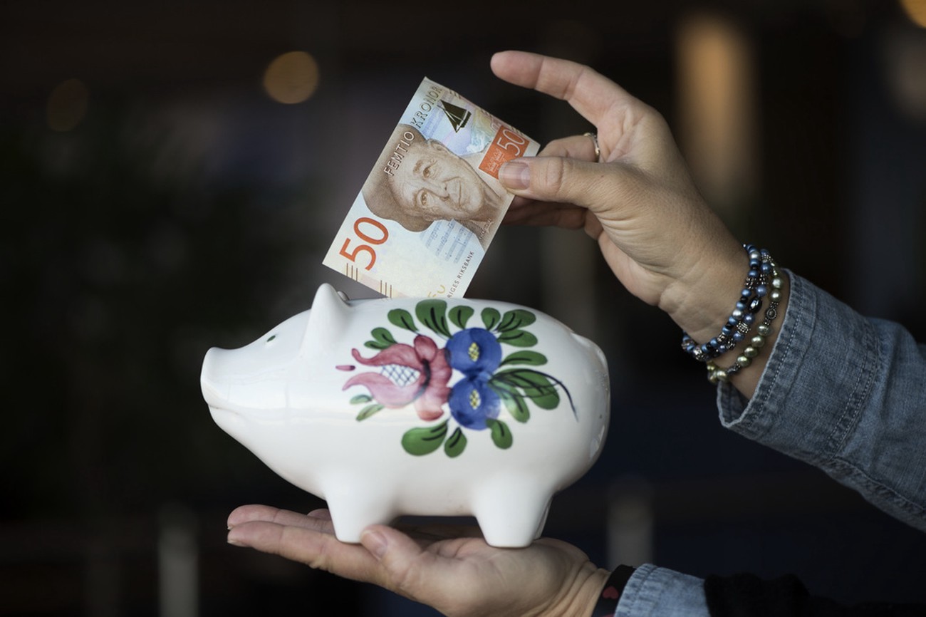 Svenska hushåll ökar sitt sparande