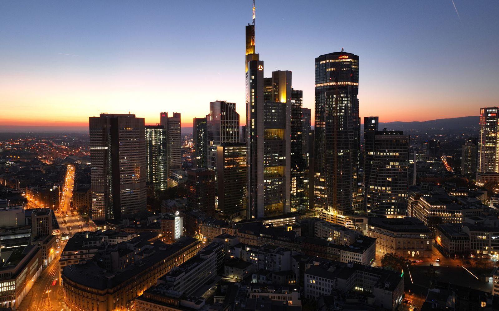 Storbanken kan lämna det ikoniska tornet