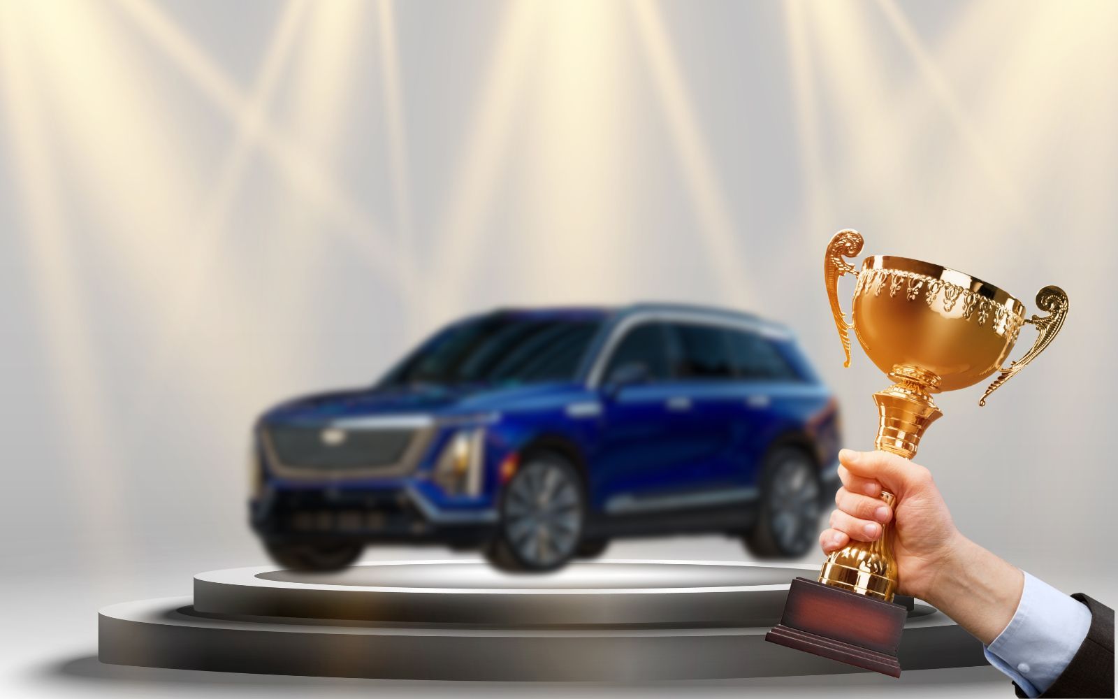 "Årets lyxbil" korad: Eldriven SUV – med 615 hästkrafter