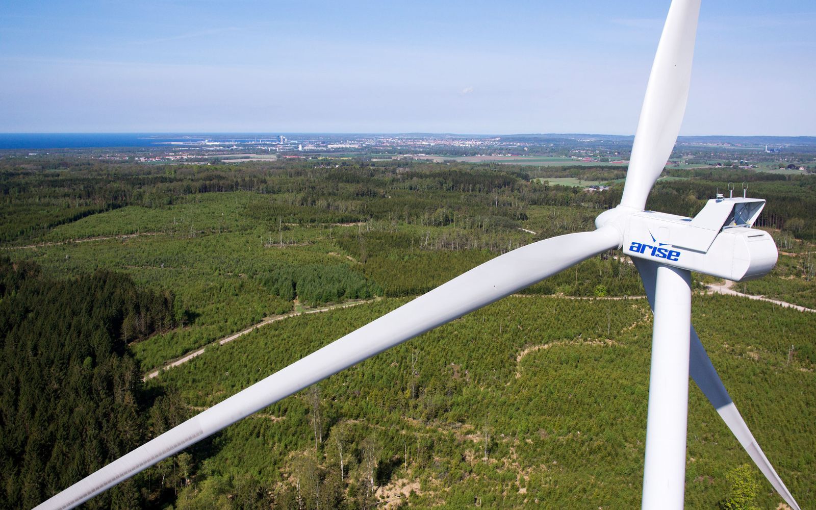 Norrmän tar ledningen i budstrid om svenska vindkraftsbolaget