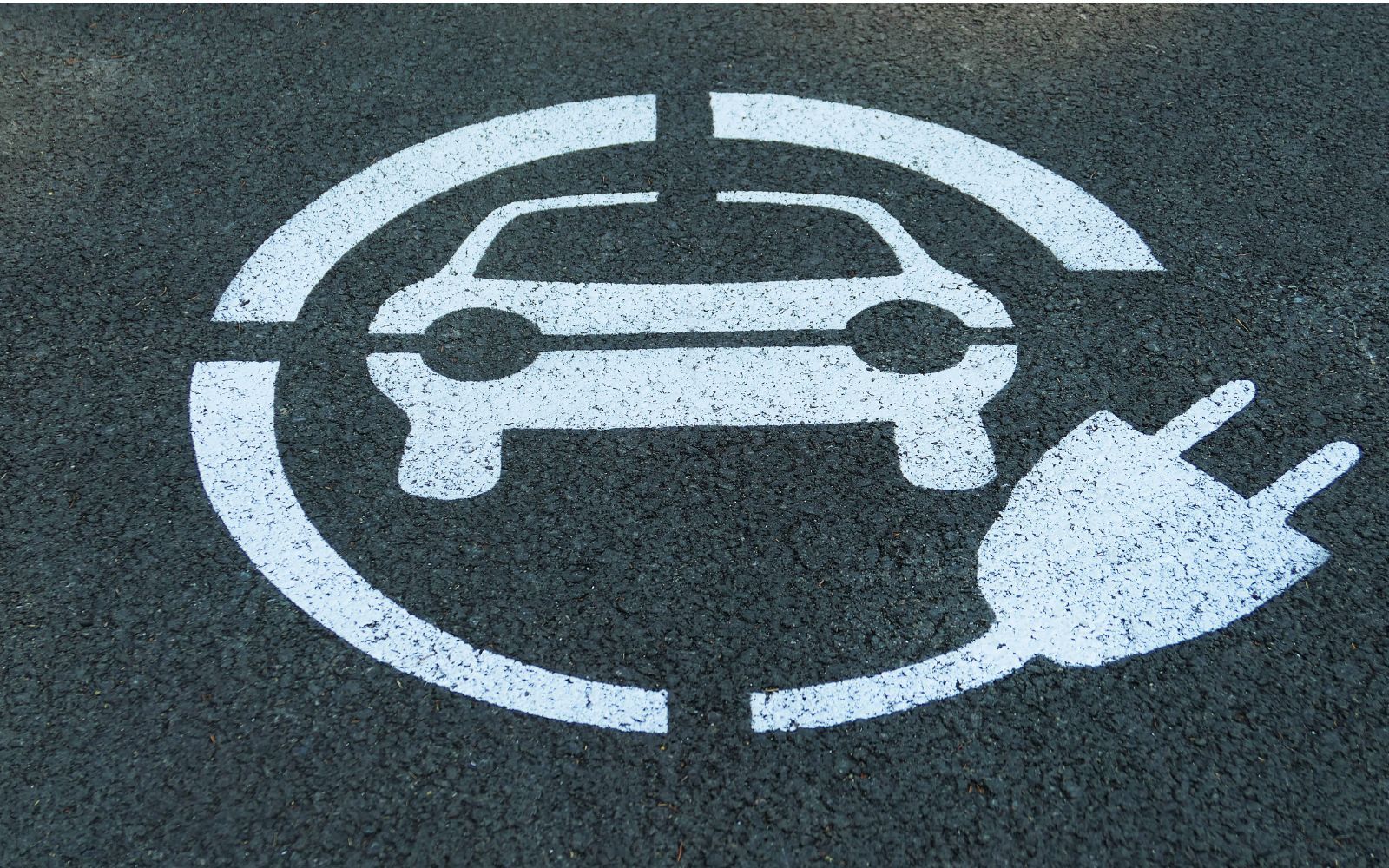 Mer stöd kommer: Förlängd elbilspremie och förbättrad laddinfrastruktur