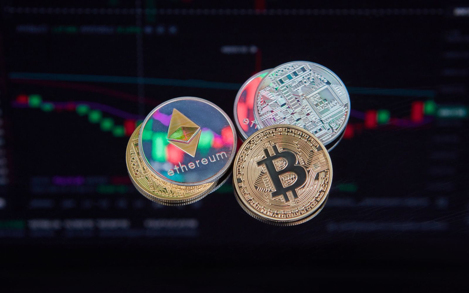 Fyra gripna efter ovanligt rån – krypto för mångmiljonbelopp stals