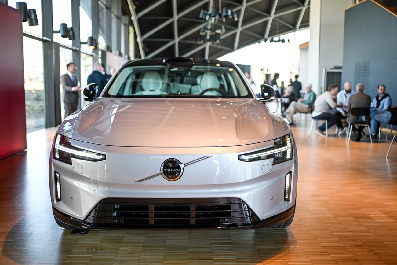 Volvo Cars försäljning backar