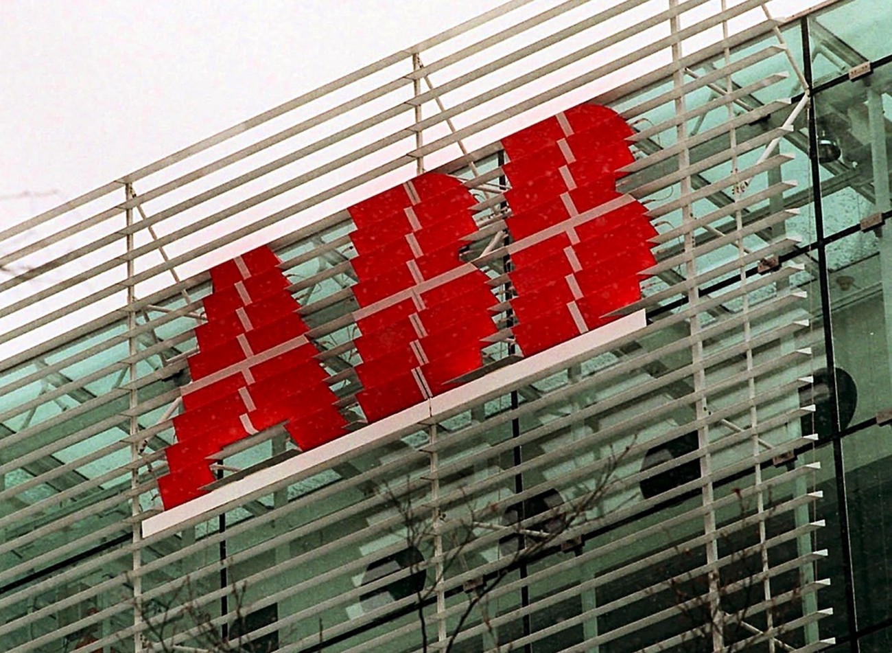 ABB AI-satsar – köper in sig i brittisk utvecklare