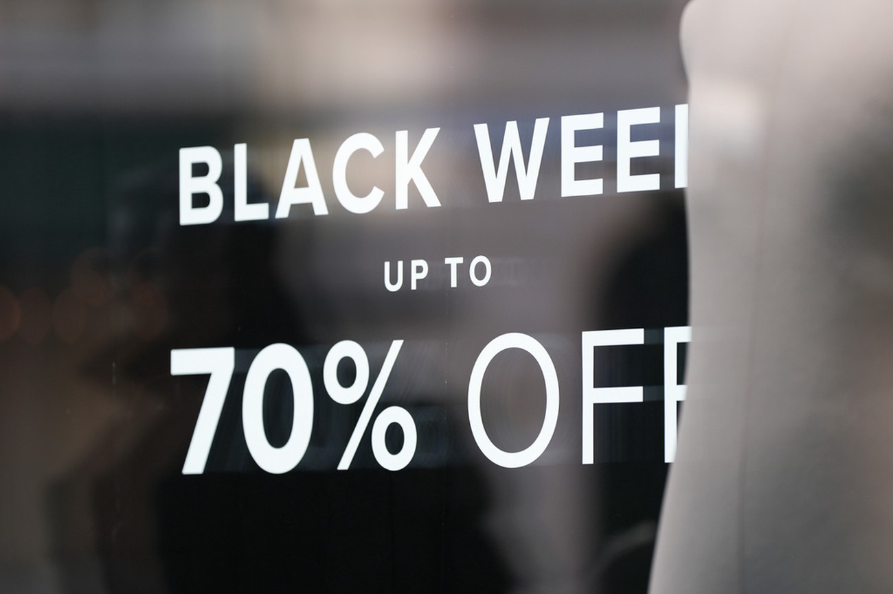 Detaljhandeln rusar under Black Week – försäljningen tog oväntat kliv uppåt
