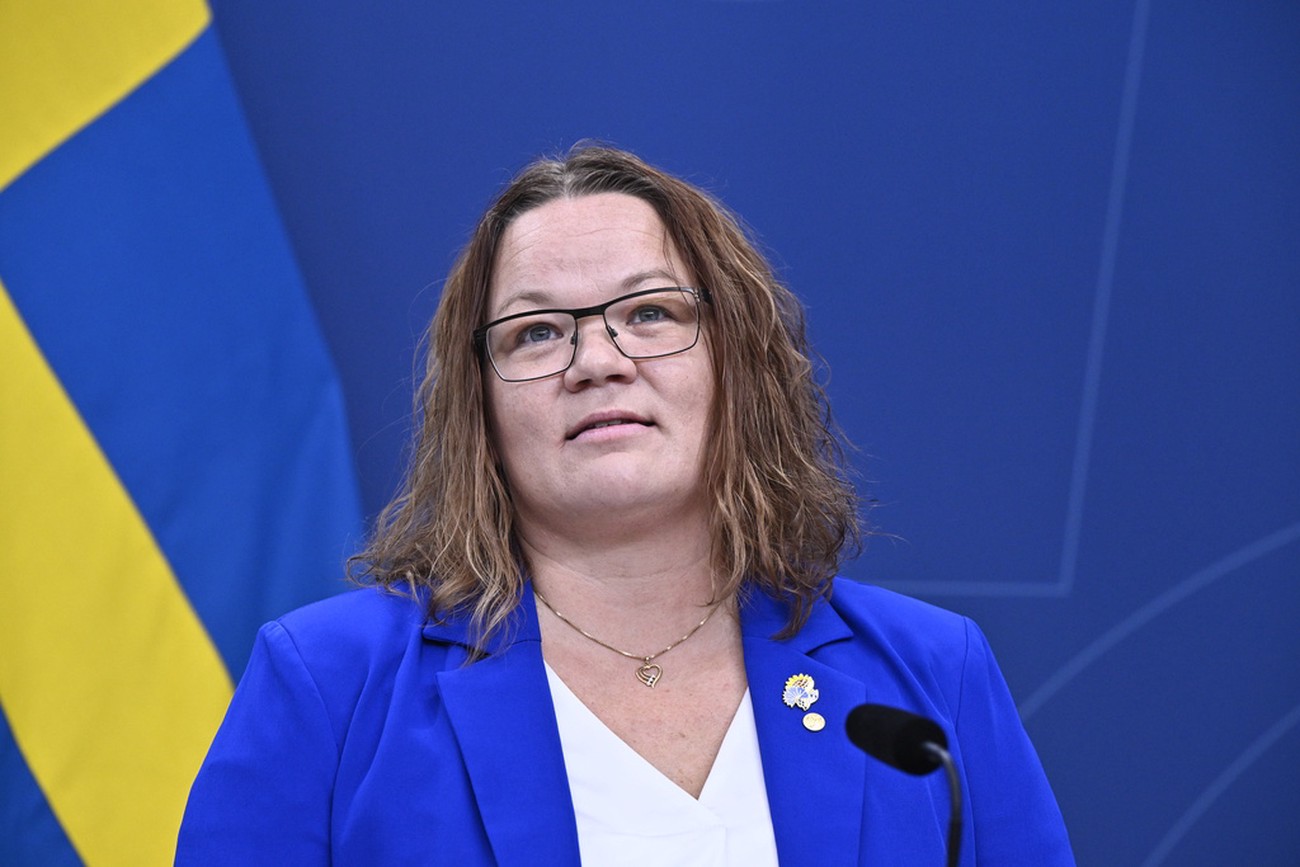 Svenska riksdagen tar upp eurofrågan efter Liberalernas krav