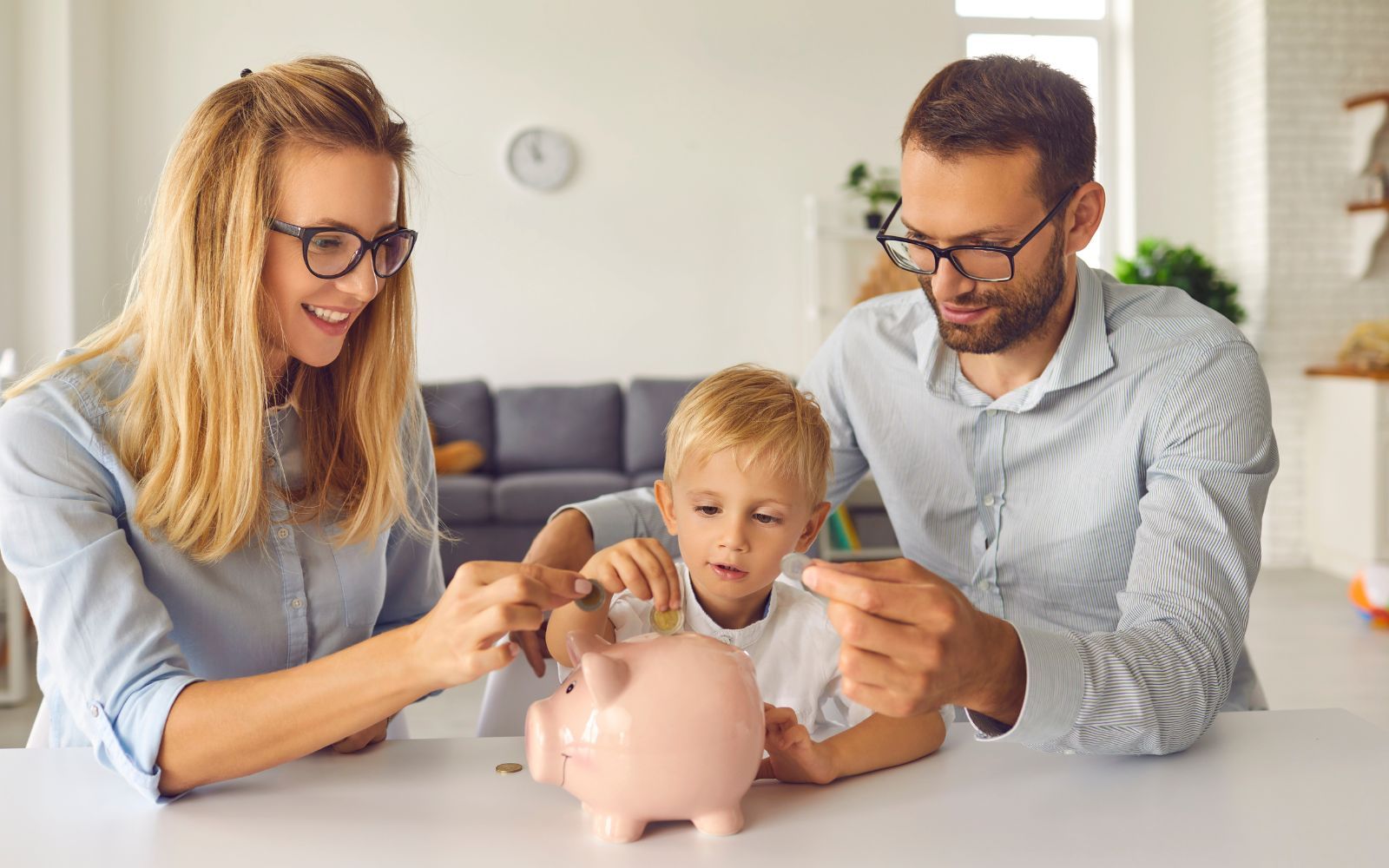 Så får du ditt barn att bli bra med pengar – experternas bästa råd