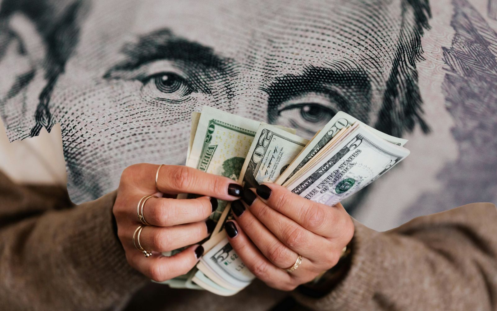 Julbonus, skatteåterbäring eller extra inkomster – vad bör du göra med pengarna?