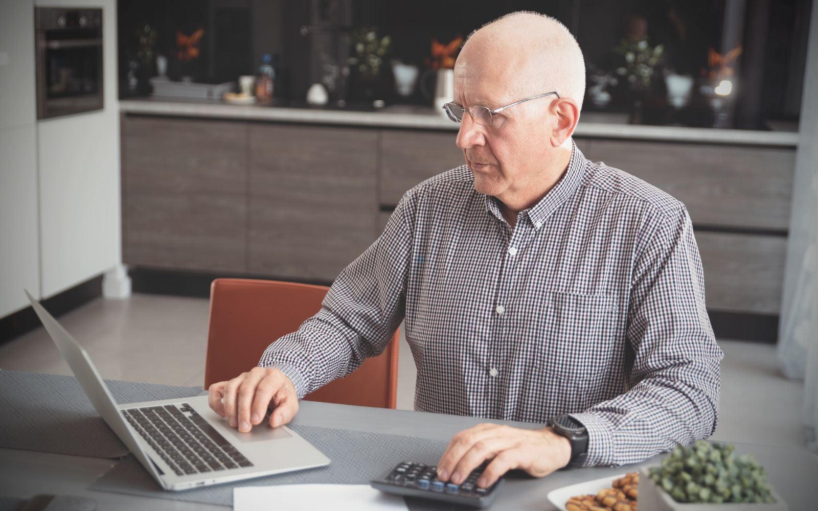 Allt fler äldre fortsätter arbeta – nya siffror visar rekordmånga jobbonärer