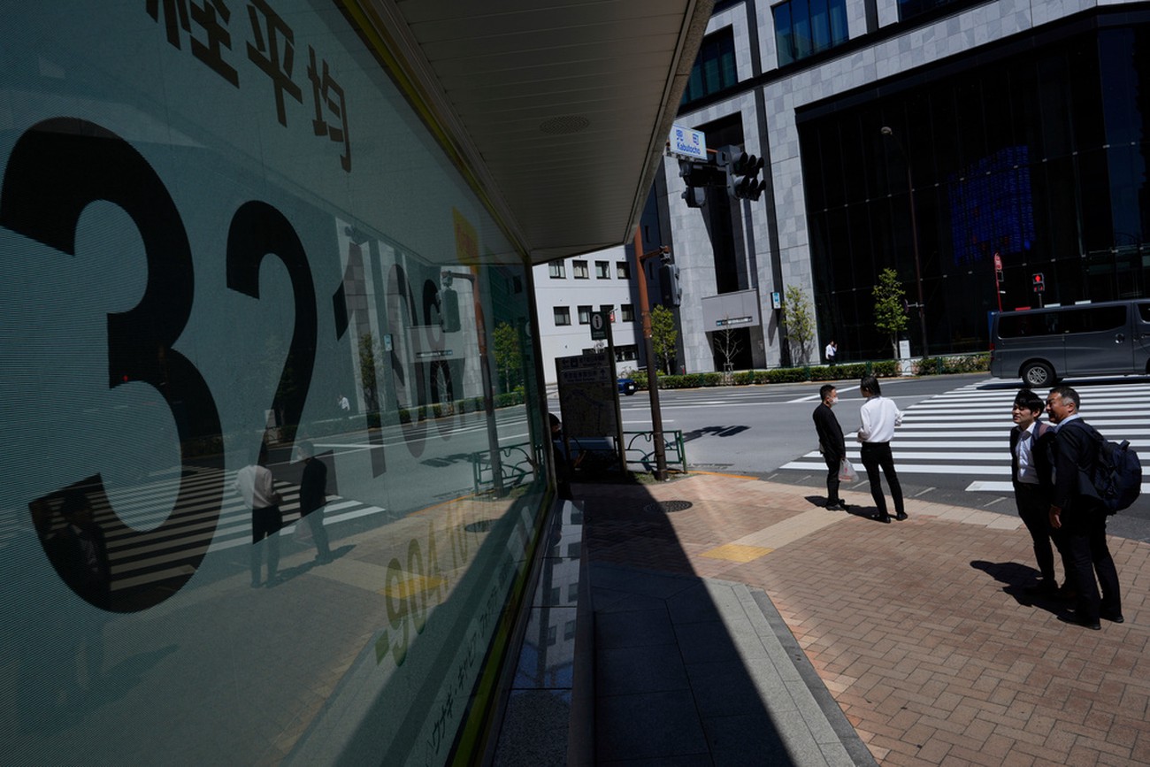 Asiens börser rusar – försvarsaktier drar iväg efter USA:s attack