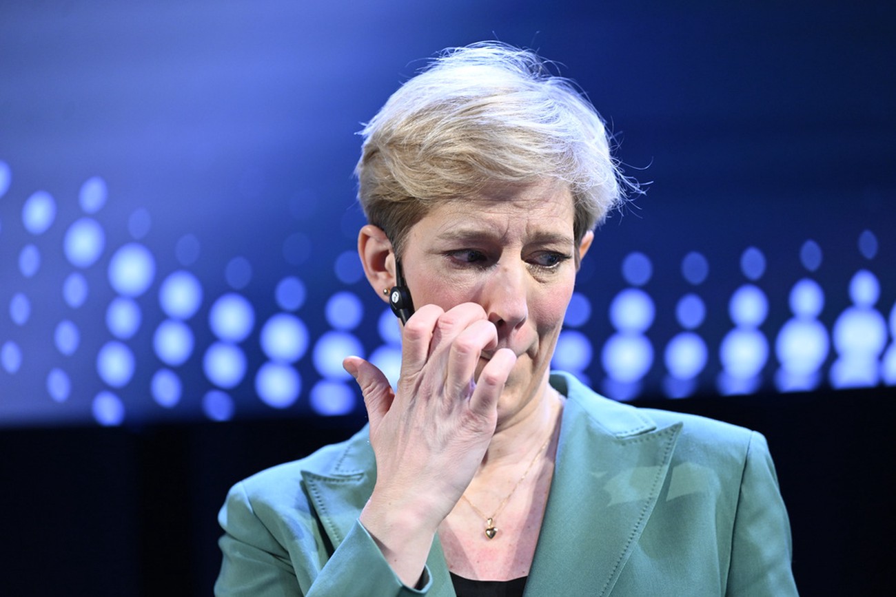 Svensk riksbankschef ifrågasätts för sitt stöd till USA:s centralbankschef